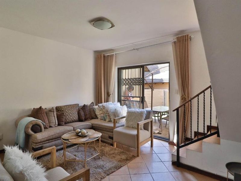 Townhouse For Sale in Carlswald - Photo 2