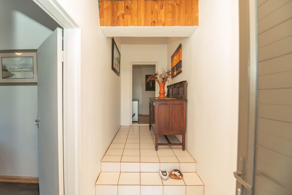 House For Sale in Glenhurd - Photo 3