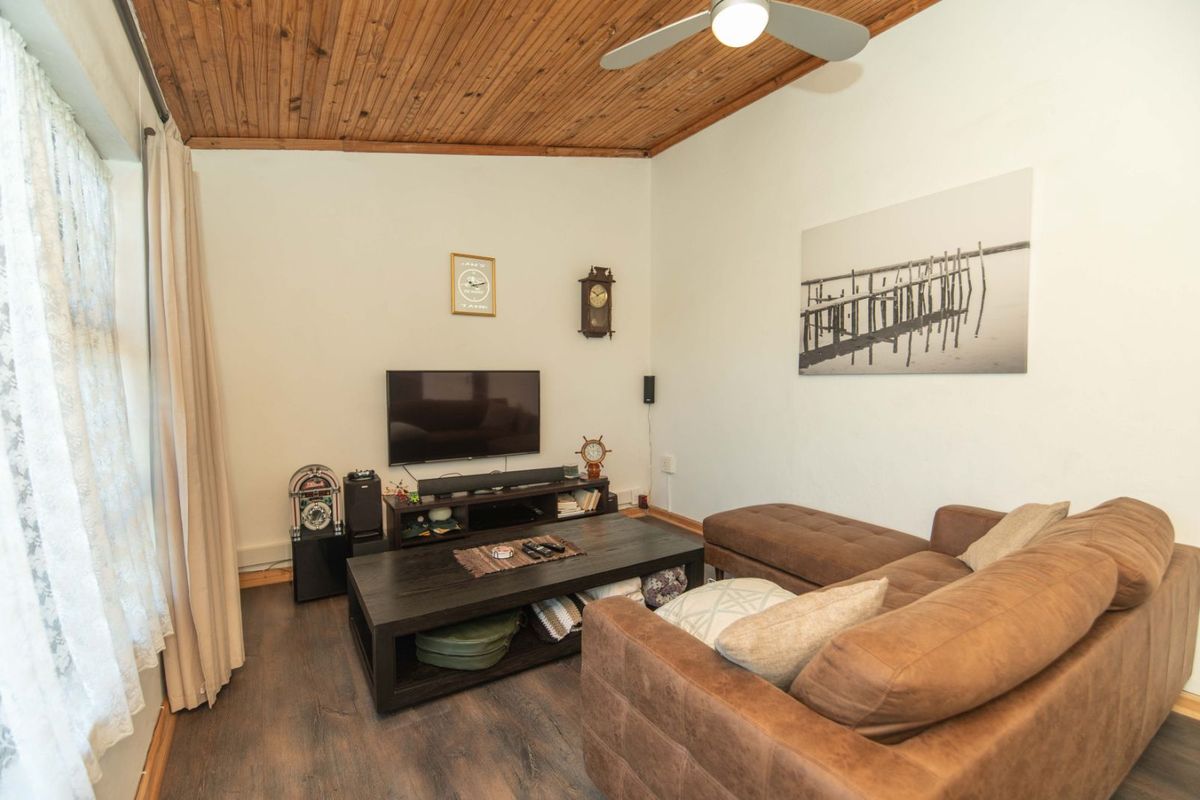 House For Sale in Glenhurd - Photo 4