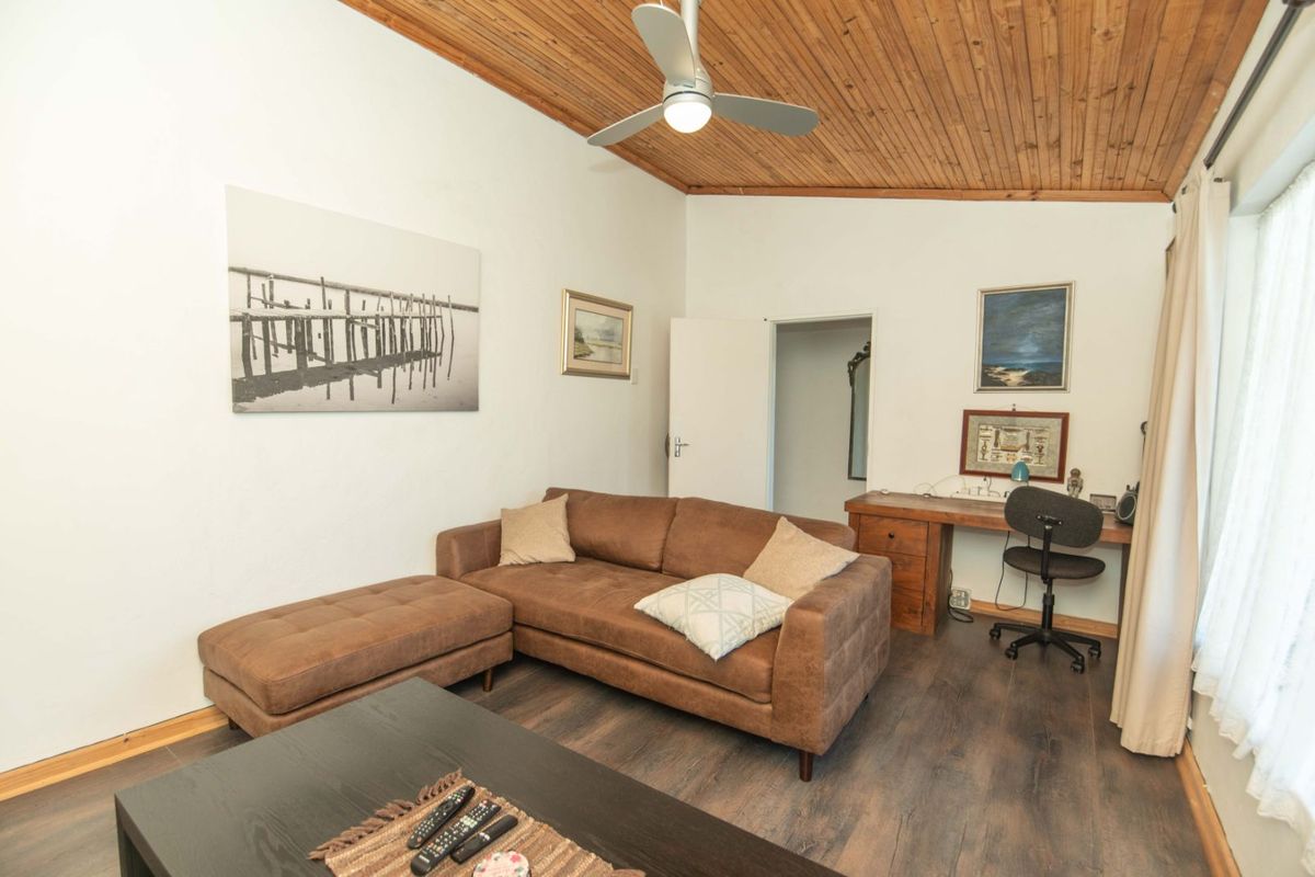 House For Sale in Glenhurd - Photo 5