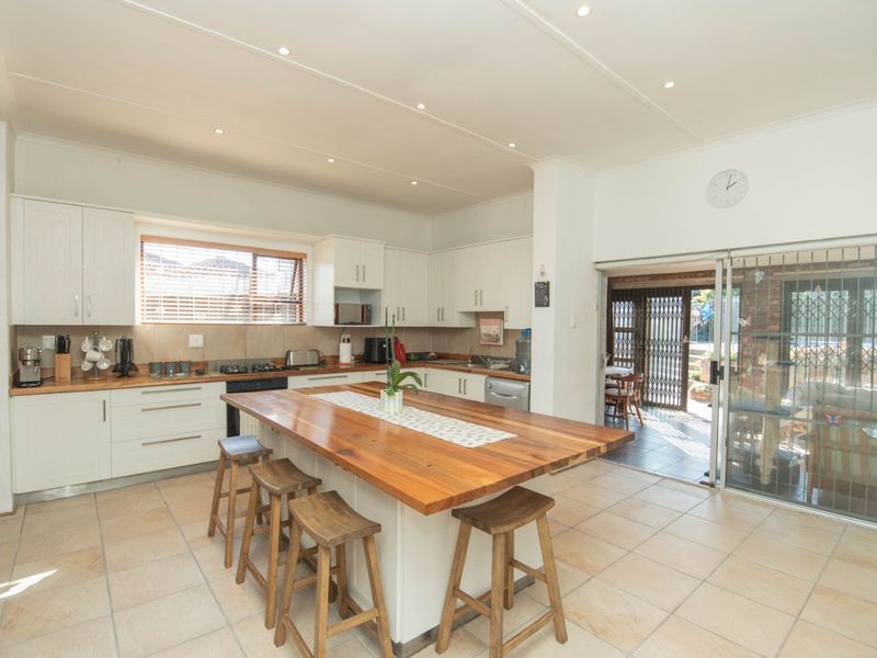 House For Sale in Glenhurd - Photo 6