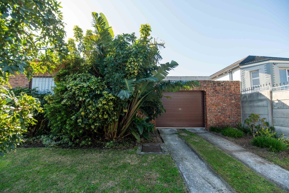 House For Sale in Glenhurd - Photo 2