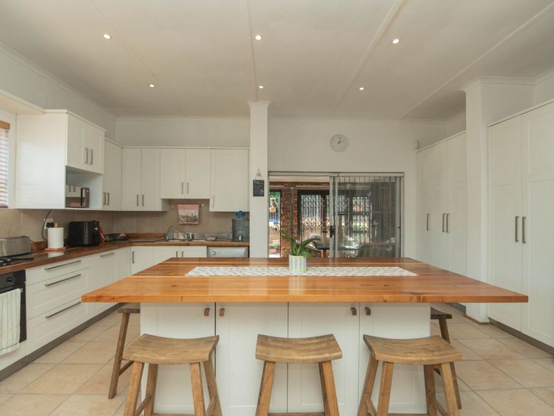 House For Sale in Glenhurd - Photo 9