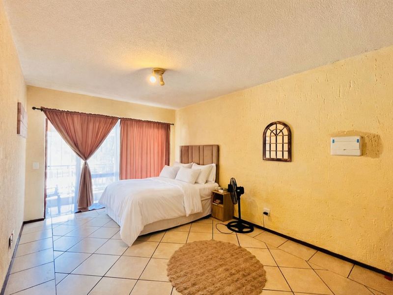 Apartment For Sale in Lonehill - Photo 3