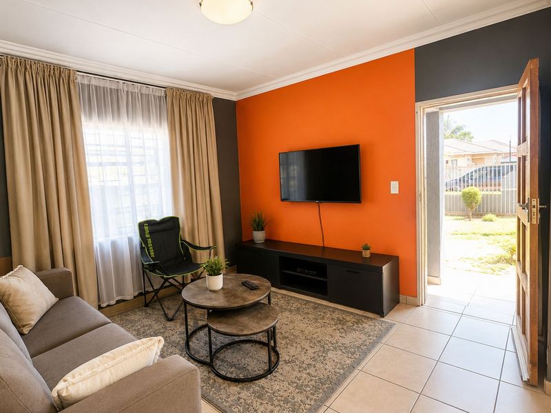 House For Sale in Chroompark - Photo 2