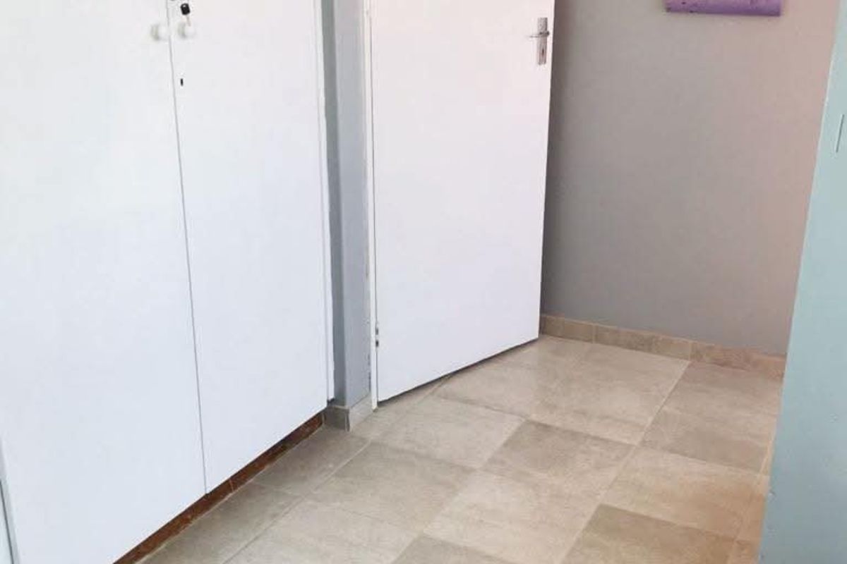 Apartment For Sale in Sunnyside - Photo 5
