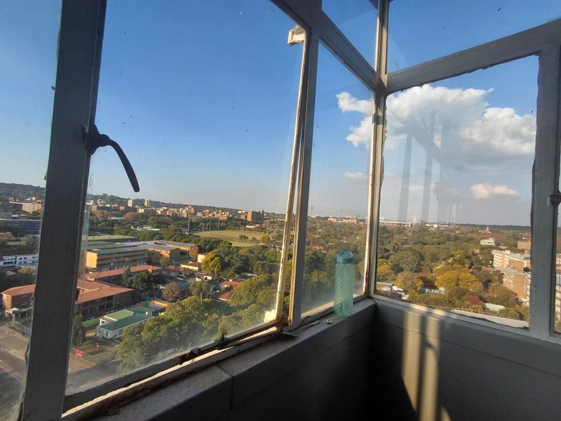 Apartment For Sale in Sunnyside - Photo 7