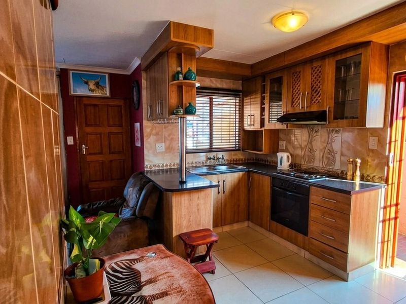 House For Sale in Soshanguve Ext - Photo 7