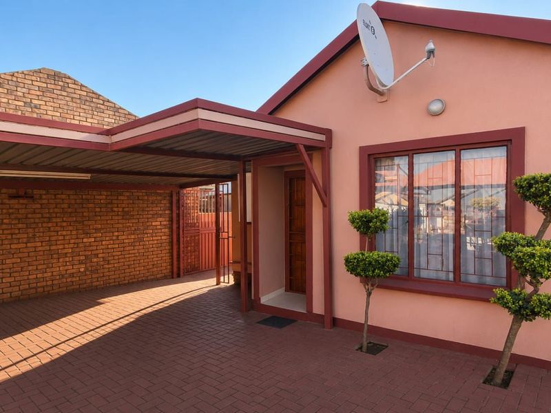 House For Sale in Soshanguve Ext - Photo 1