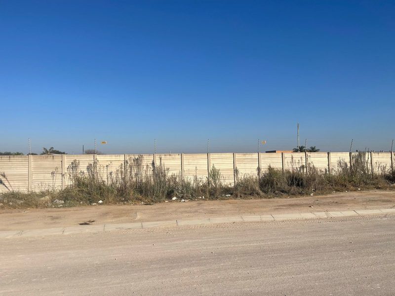 Industrial For Sale in Ladine - Photo 4