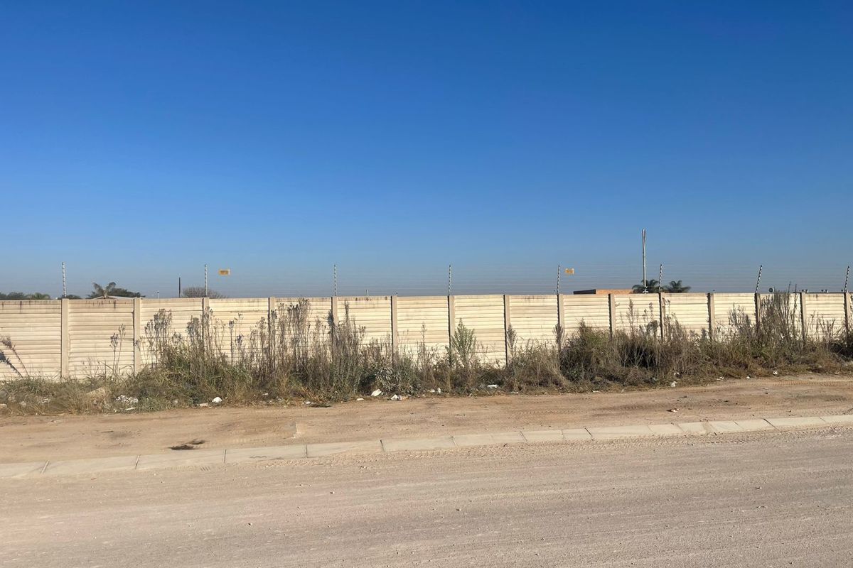 Industrial For Sale in Ladine - Photo 4