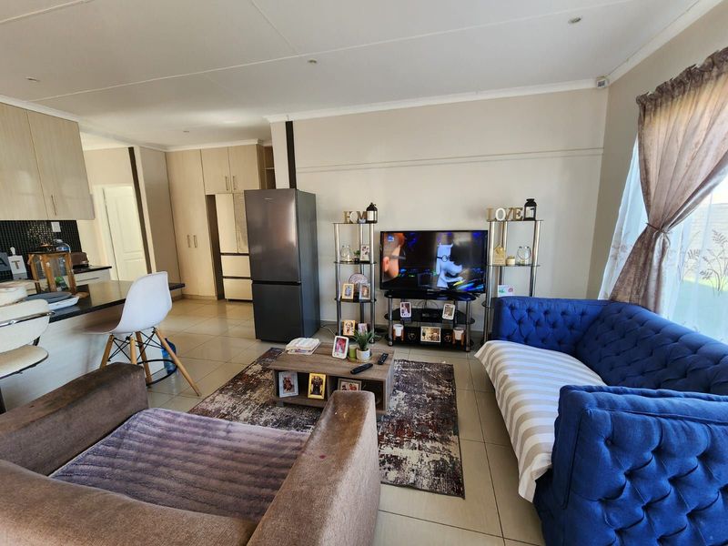House For Sale in Kimdustria - Photo 2