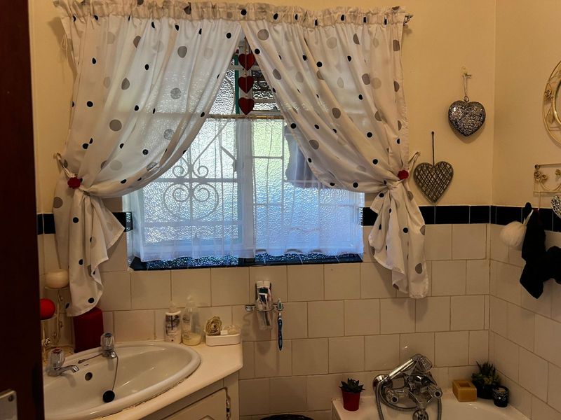 House For Sale in Volksrust Central - Photo 9