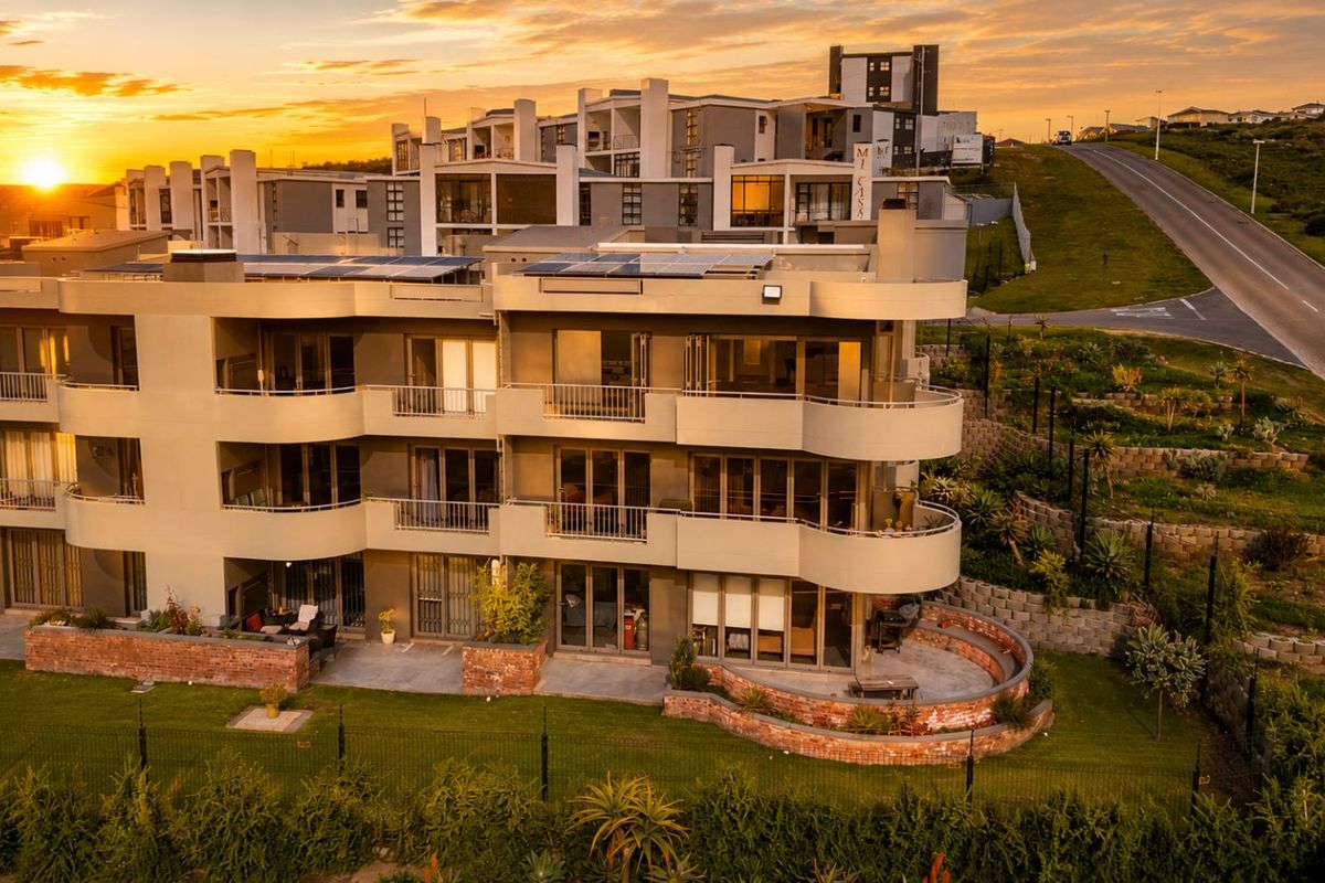 Apartment For Sale in Island View - Photo 2