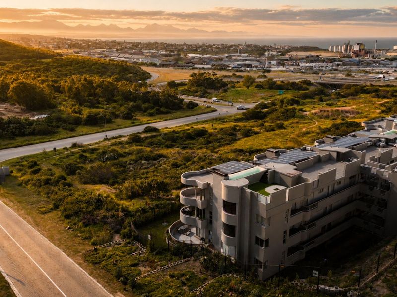 Apartment For Sale in Island View - Photo 4