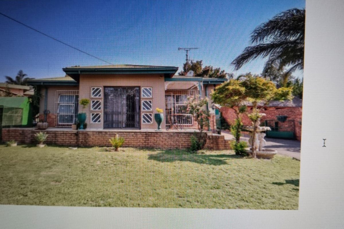 House For Sale in Pretoria Gardens - Photo 2