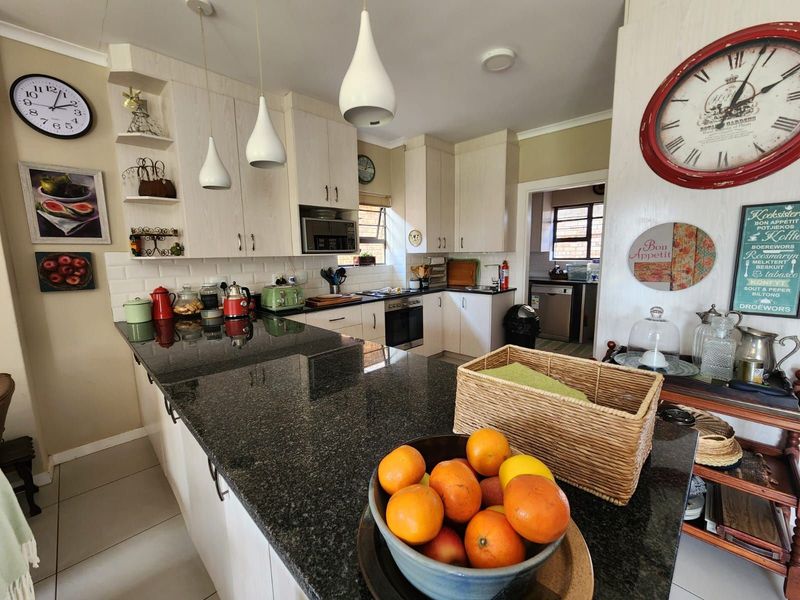 Townhouse For Sale in Hadison Park - Photo 7