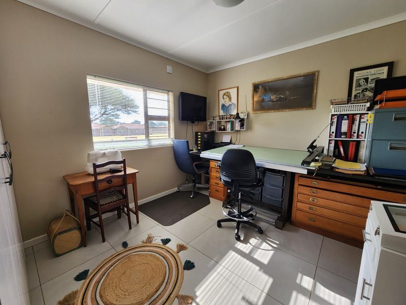 Townhouse For Sale in Hadison Park - Photo 4