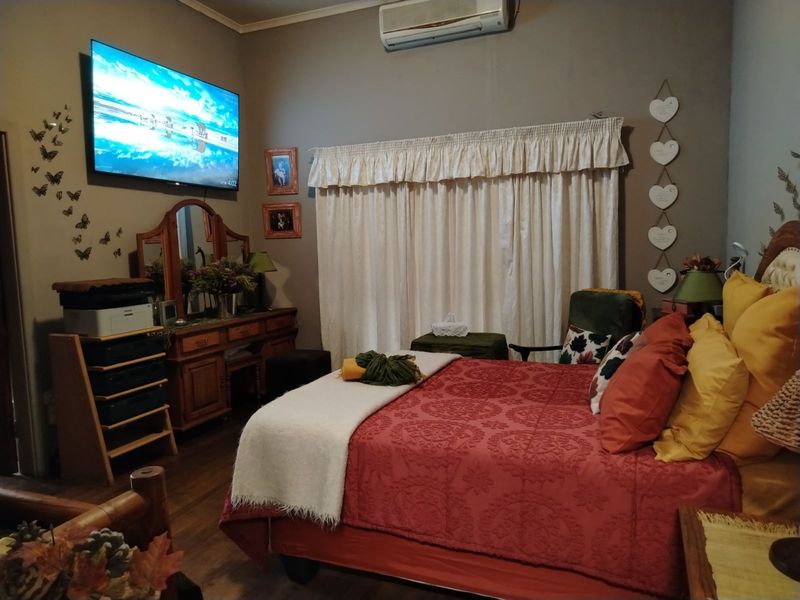 House For Sale in Graaff-Reinet Central - Photo 10