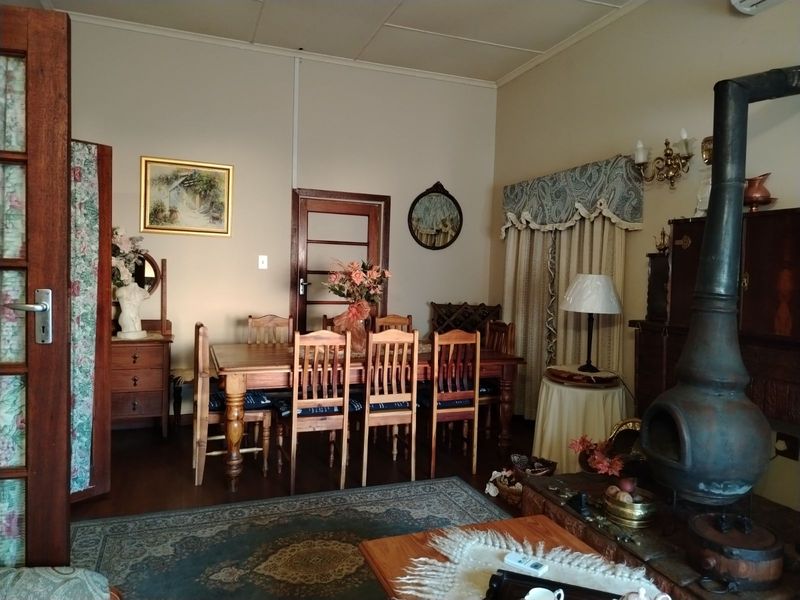 House For Sale in Graaff-Reinet Central - Photo 5