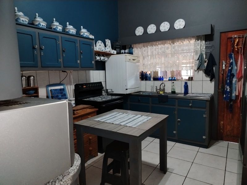 House For Sale in Graaff-Reinet Central - Photo 6