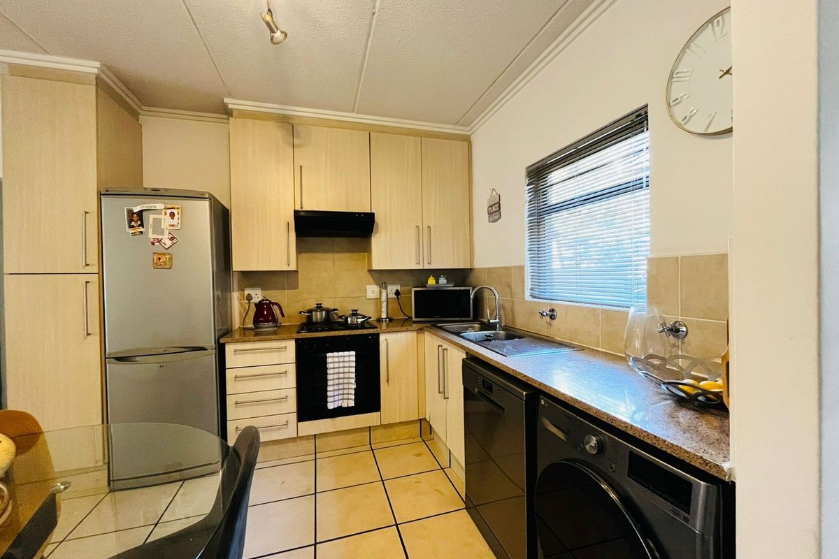 Apartment For Sale in Beverley - Photo 2