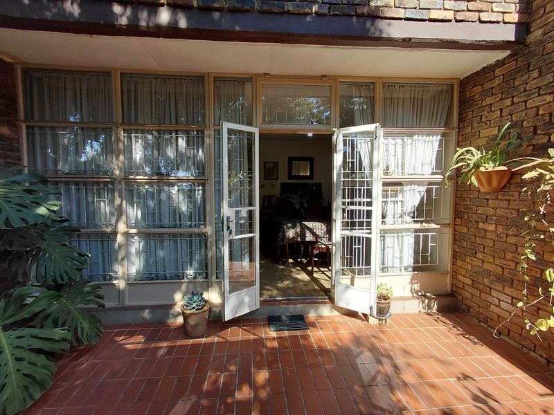 Townhouse For Sale in Silverton - Photo 10