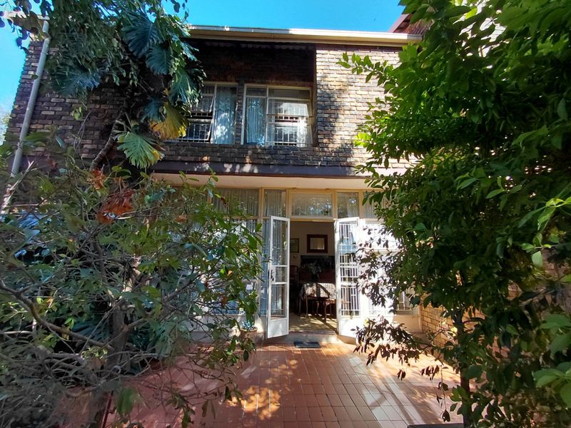 Townhouse For Sale in Silverton - Photo 9