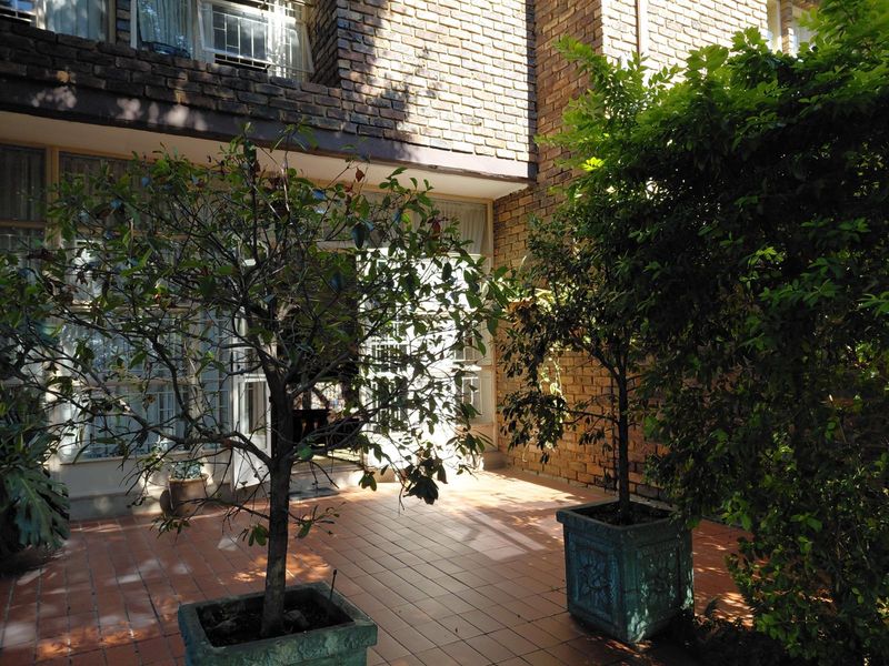 Townhouse For Sale in Silverton - Photo 7