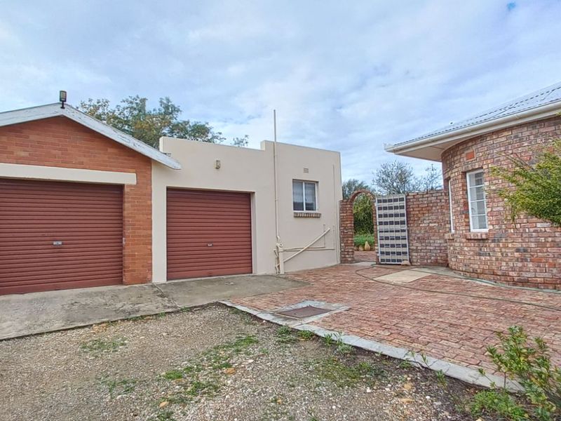House For Sale in Calitzdorp Central - Photo 4