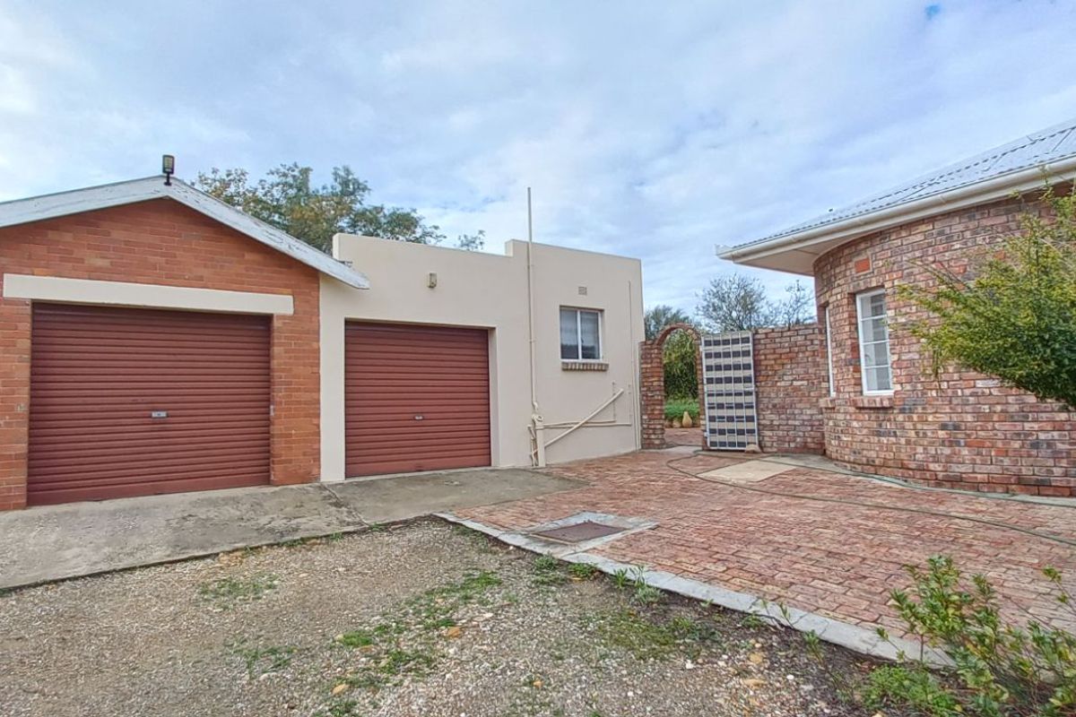 House For Sale in Calitzdorp Central - Photo 4
