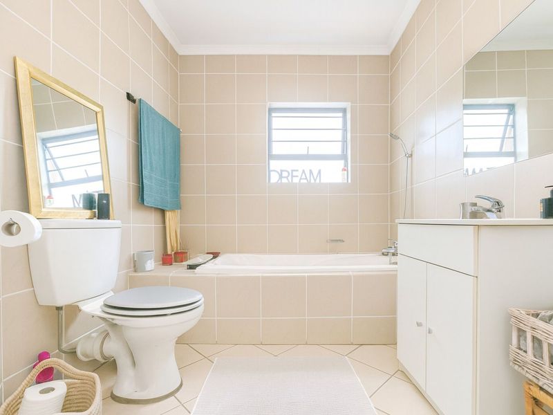 House For Sale in Craigavon - Photo 10