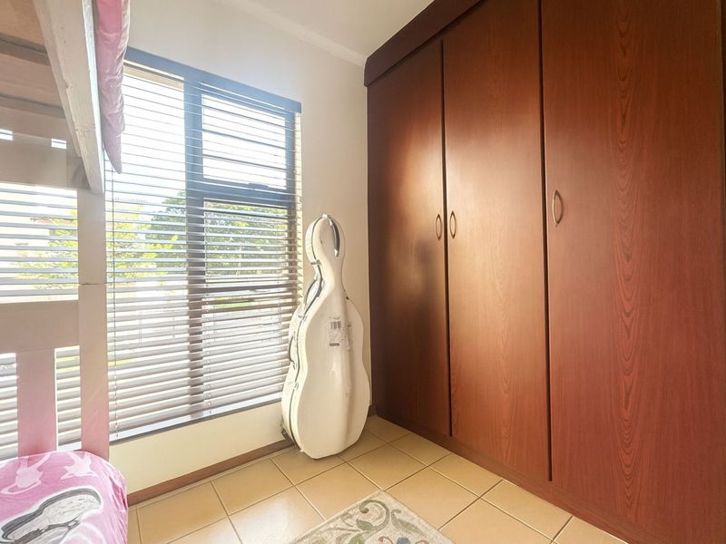House For Sale in Craigavon - Photo 5