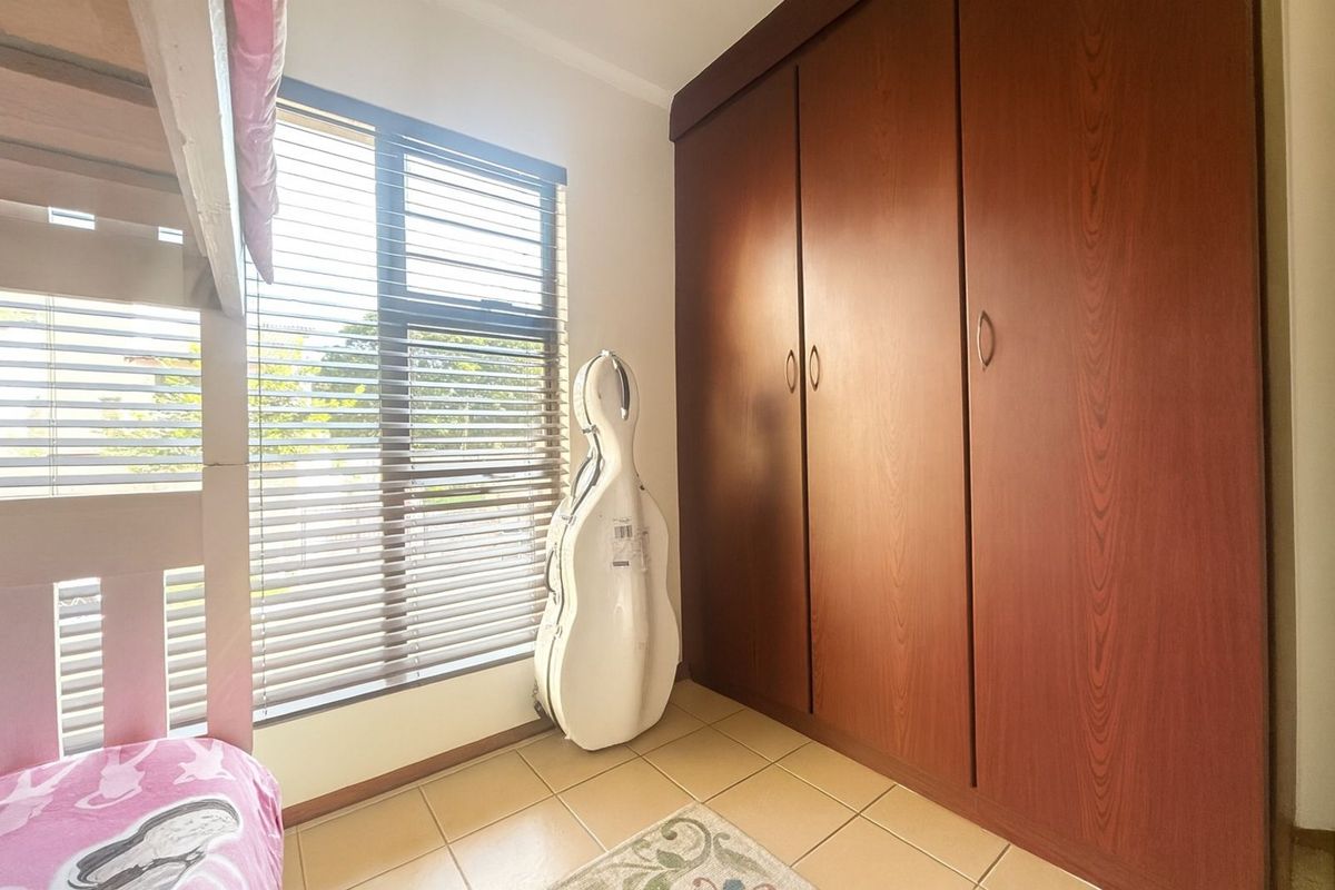 House For Sale in Craigavon - Photo 5