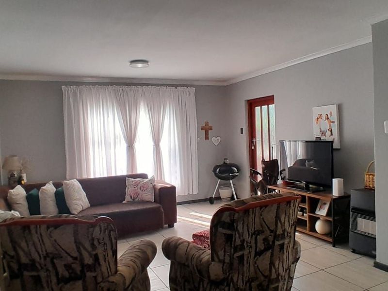 House For Sale in Levallia - Photo 9