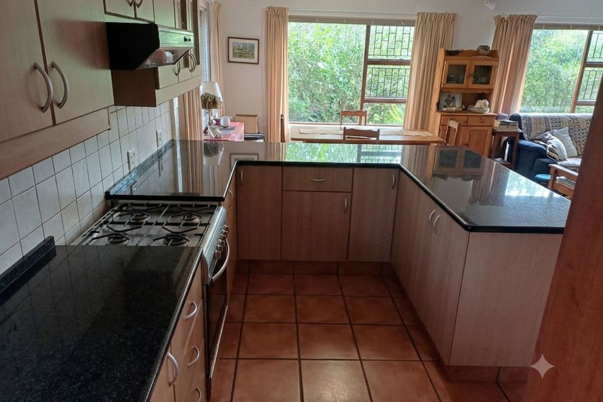 House For Sale in The Island - Photo 5