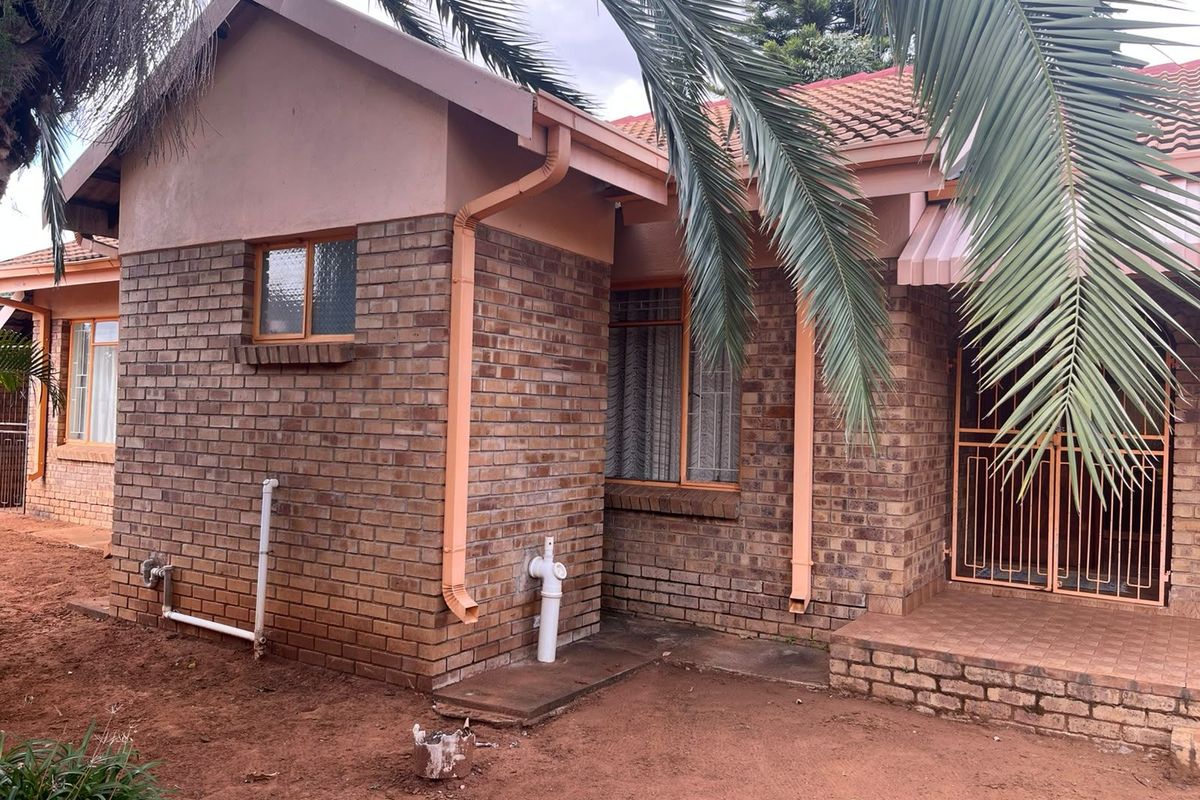 House For Sale in Flora Park - Photo 3
