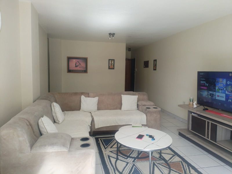 Apartment For Sale in Sunnyside - Photo 6