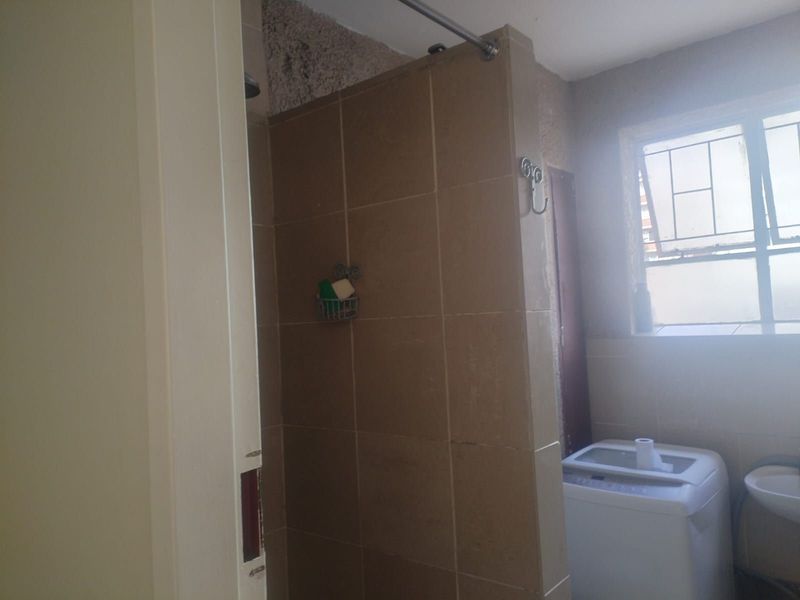 Apartment For Sale in Sunnyside - Photo 9