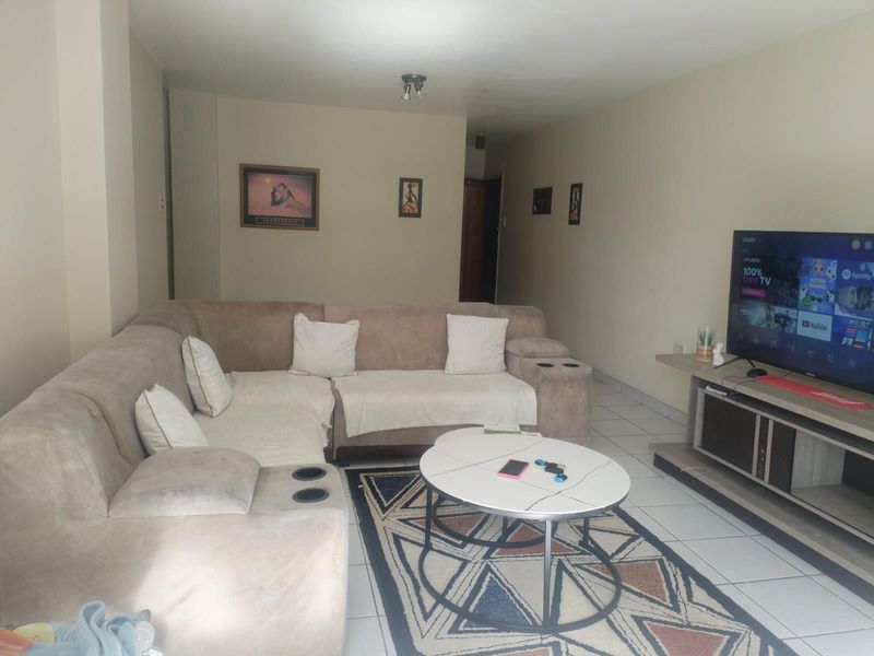 Apartment For Sale in Sunnyside - Photo 7