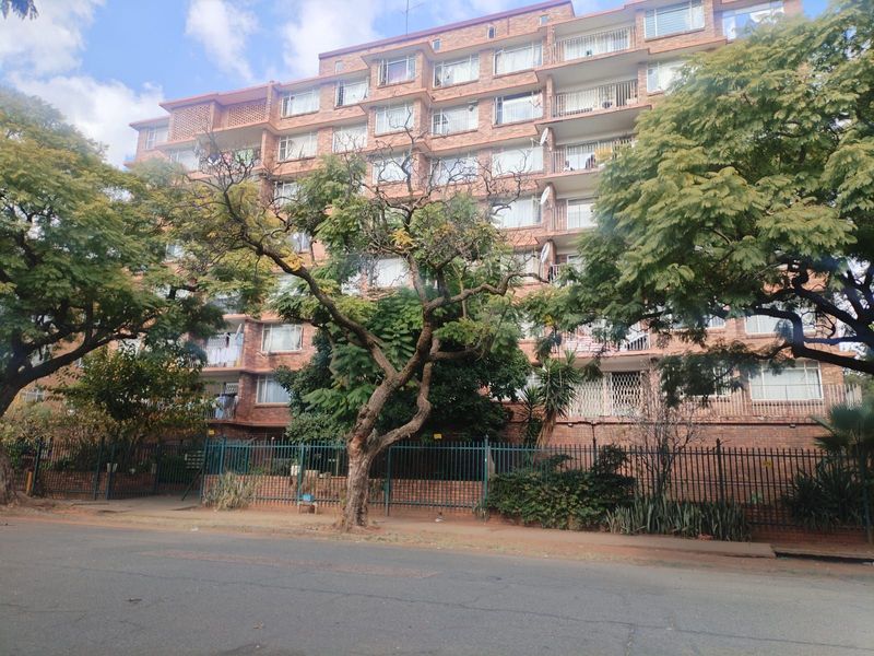 Apartment For Sale in Sunnyside - Photo 1