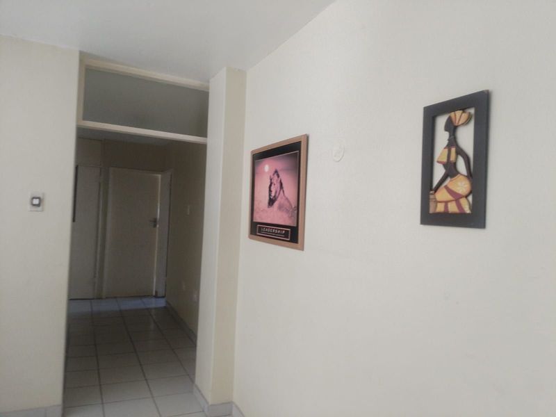 Apartment For Sale in Sunnyside - Photo 5
