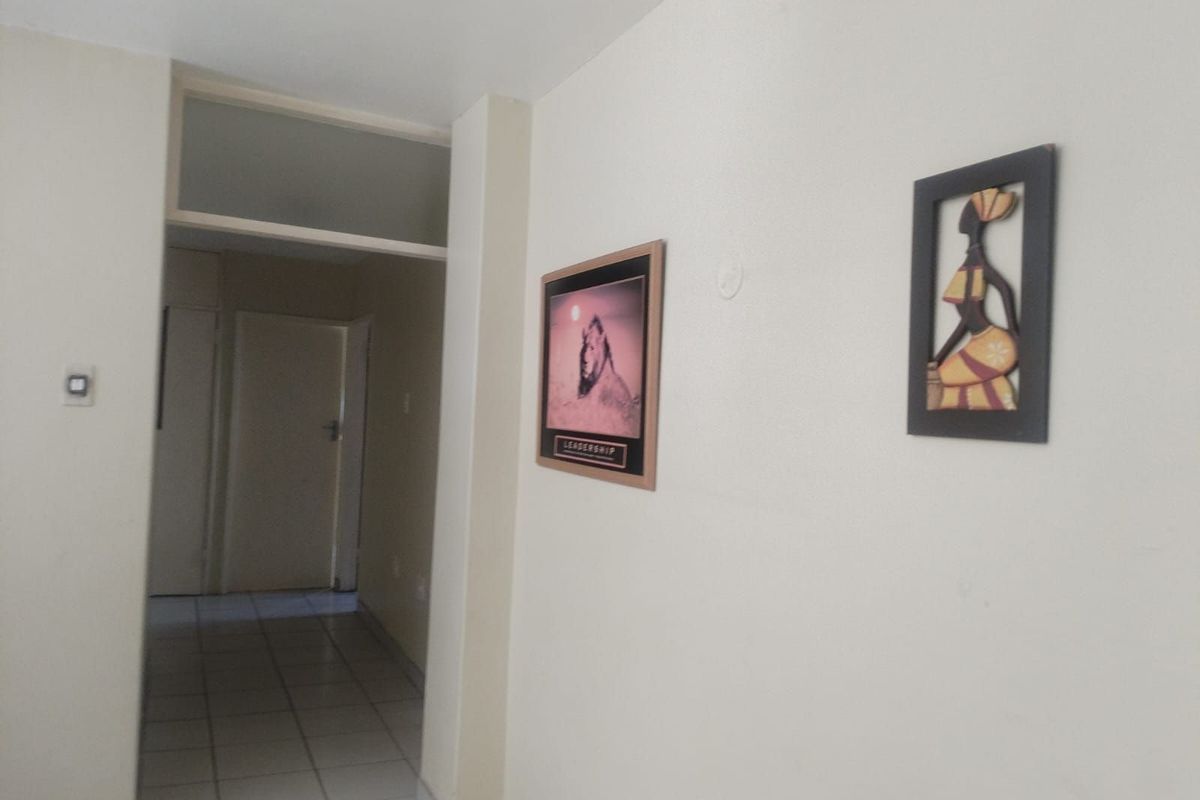 Apartment For Sale in Sunnyside - Photo 5