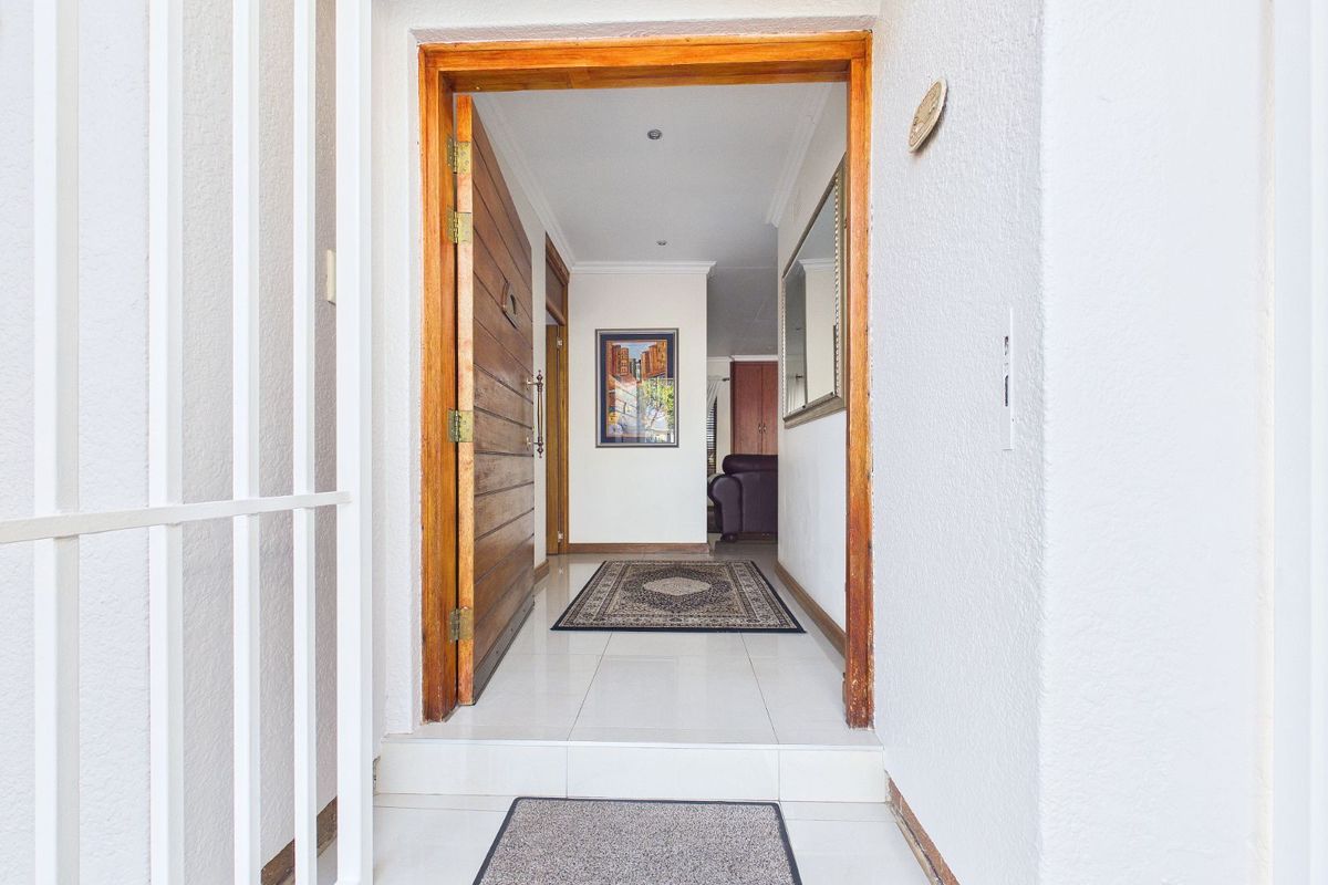 House For Sale in Discovery - Photo 4
