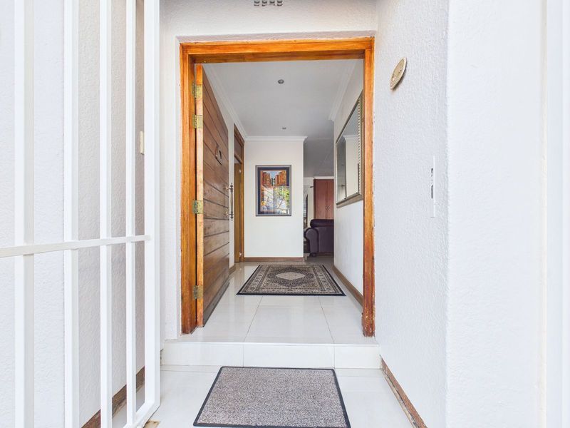 House For Sale in Discovery - Photo 4