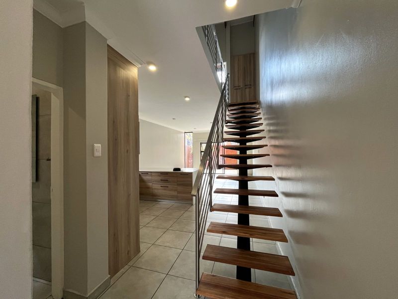 Townhouse To Rent in Six Fountains Residential Estate - Photo 4