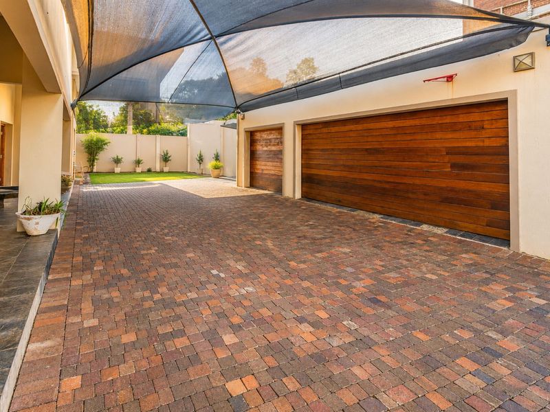 House For Sale in Blairgowrie - Photo 2