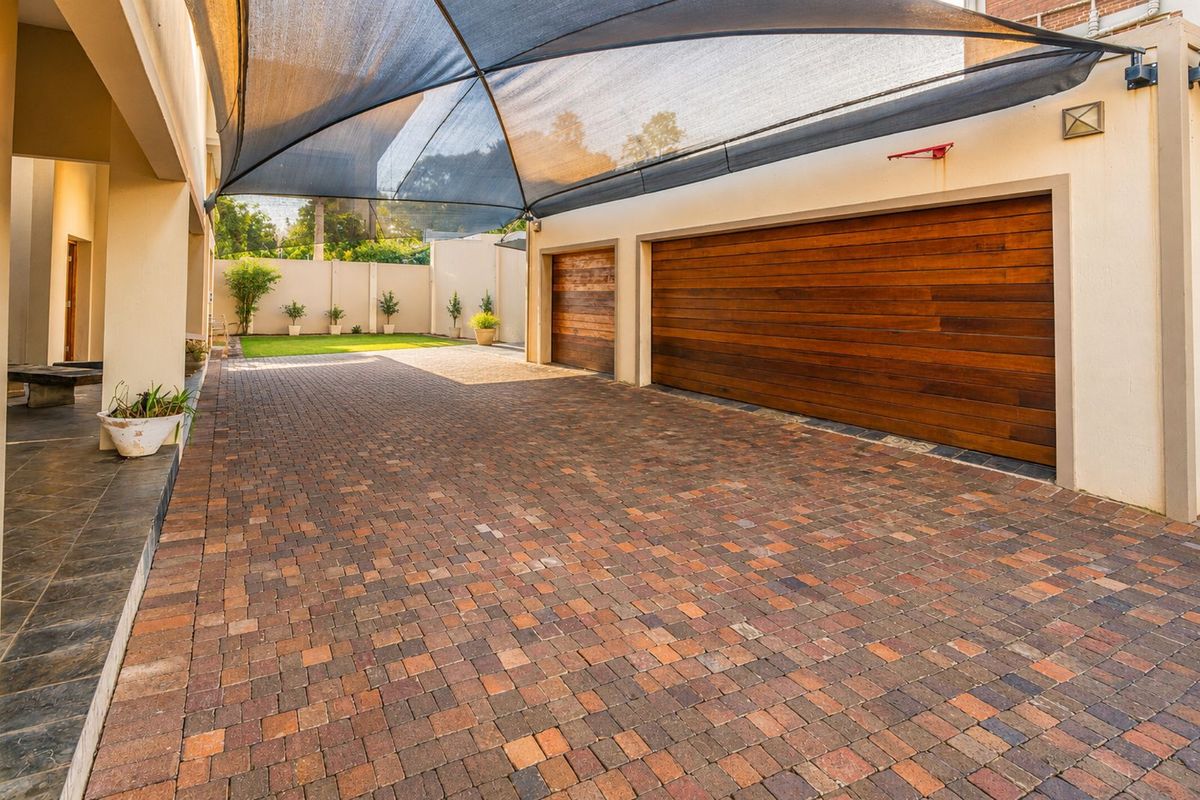 House For Sale in Blairgowrie - Photo 2
