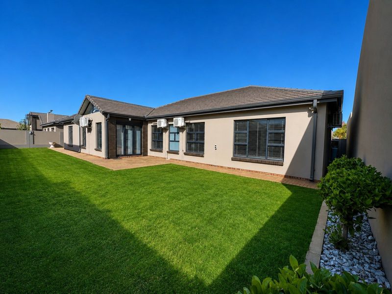 House For Sale in Secunda Central - Photo 1