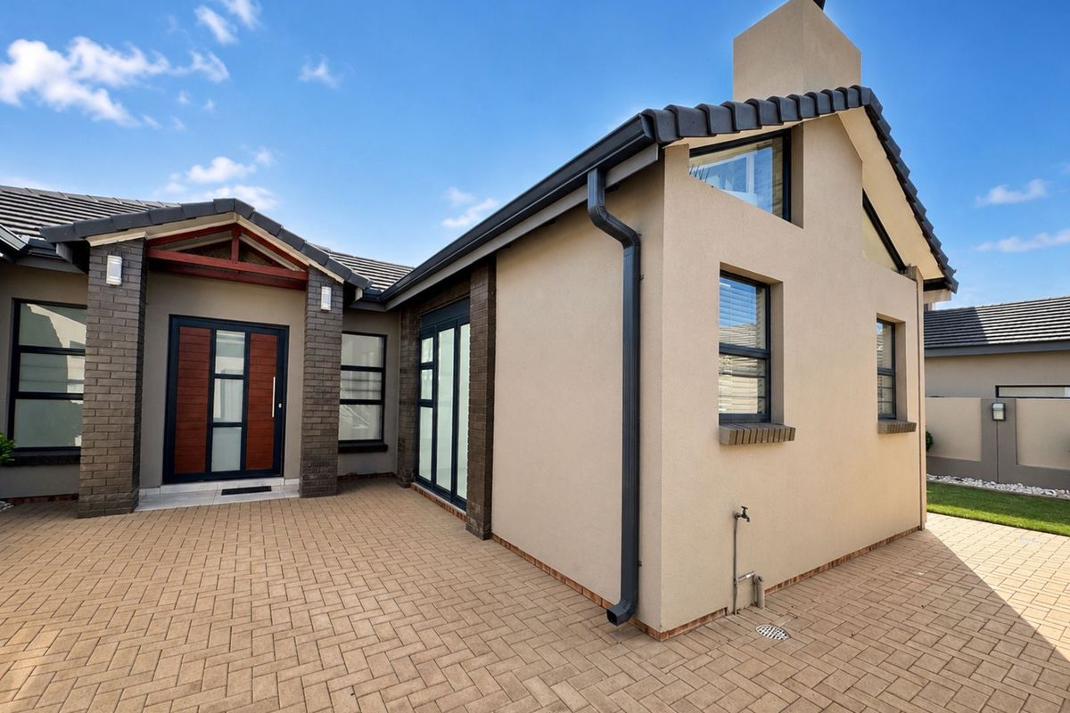 House For Sale in Secunda Central - Photo 5